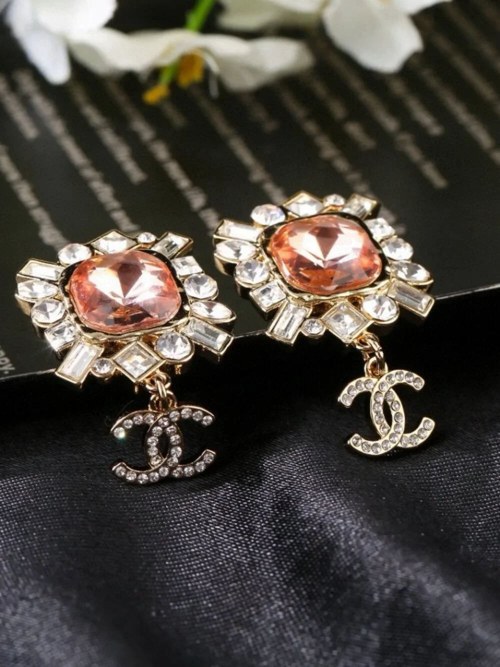Chanel earring - Picture 2 of 4